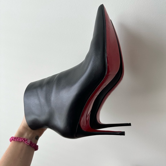 Louboutin So Kate Booty - Picture 13 of 16